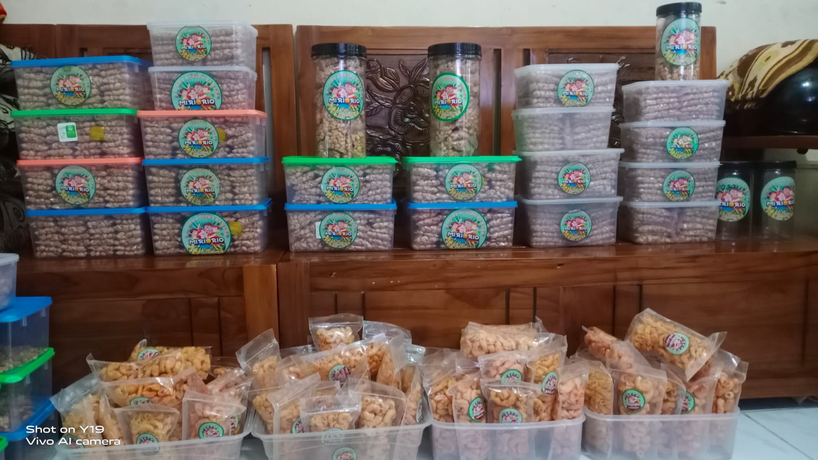 Macam Macan Kemasan Kacang dan produk Miriorio Snac